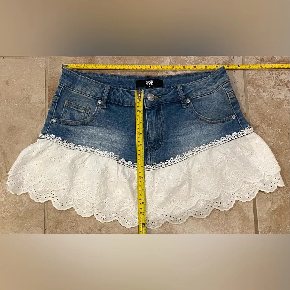 Madden NYC Blue Denim Mini Skirt With White Cotton Eyelet Lace Trim - Size S - Picture 10 of 12